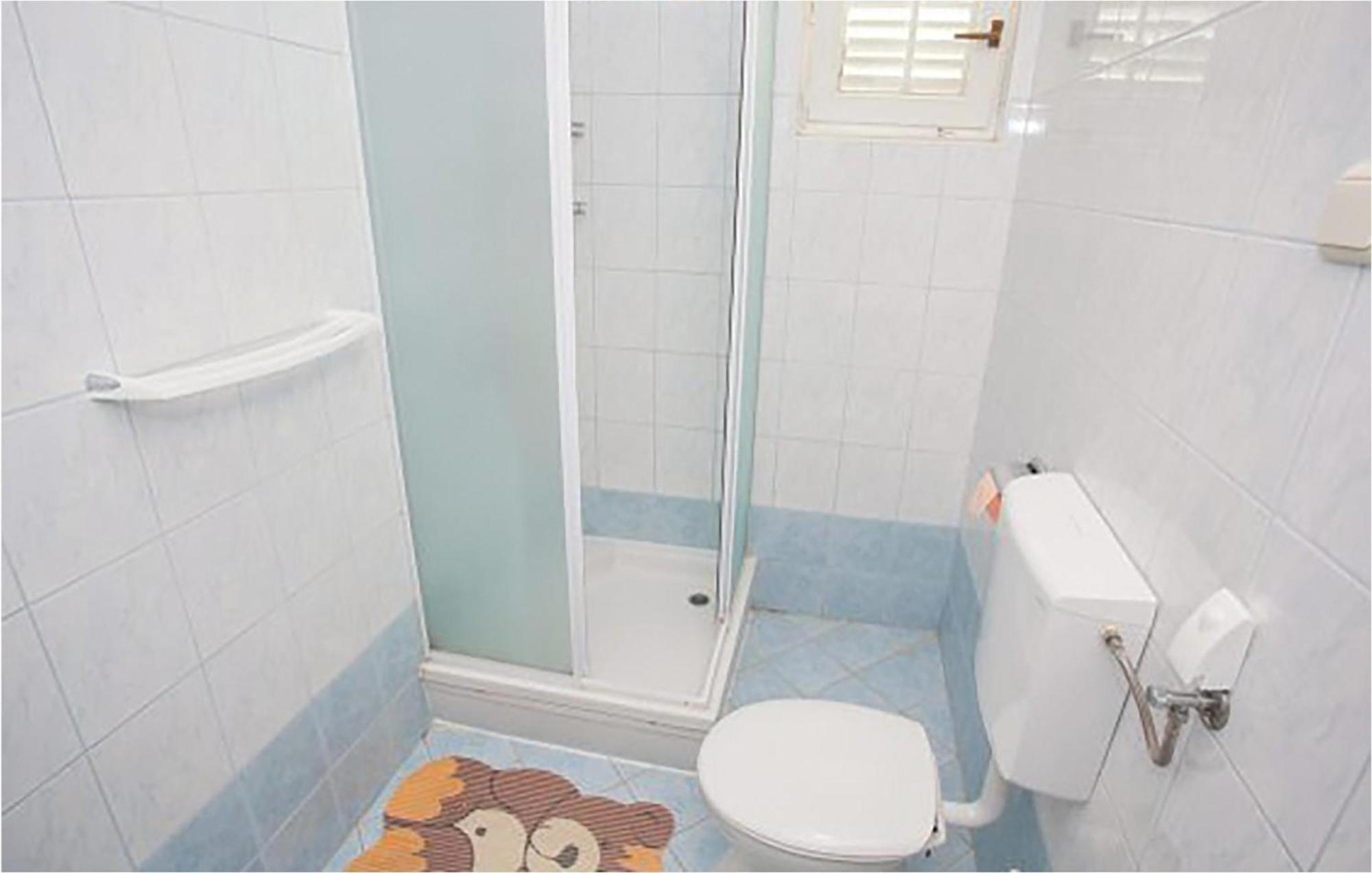 1 Bedroom Beautiful Apartment In Малинска Экстерьер фото